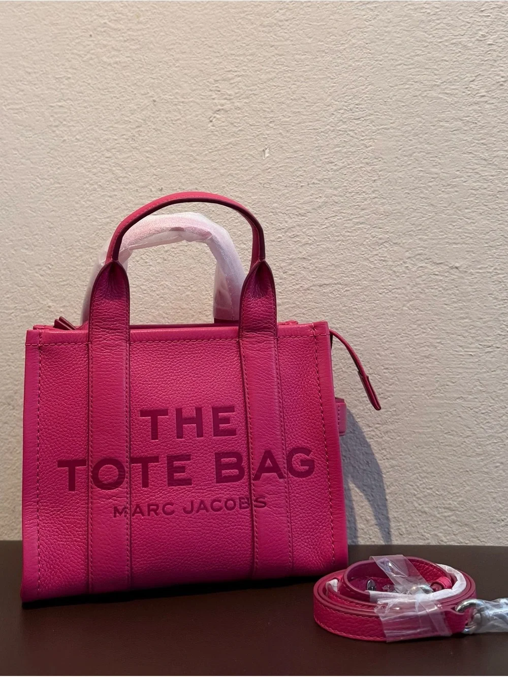 Marc Jacobs Leather The Tote Bag -Small- Rasberry Pink - Picture 4 of 14